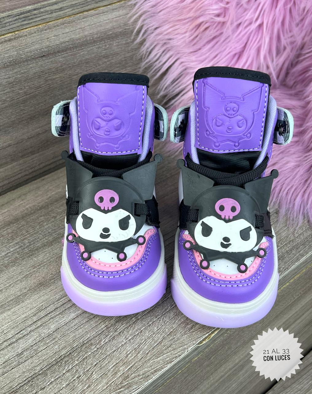 Bota Infantil Kuromi con Luces Lila y Negra